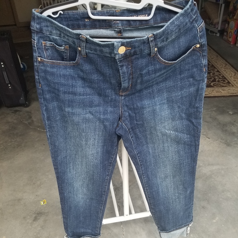 Capris - Picture 5 of 5